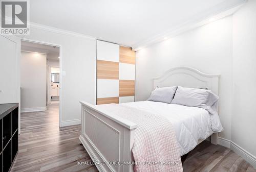 1601 - 7601 Bathurst Street, Vaughan, ON - Indoor Photo Showing Bedroom