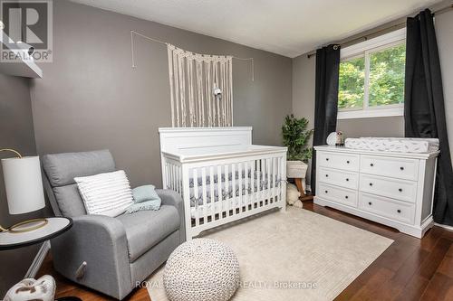 15 Locheed Drive, Hamilton, ON - Indoor Photo Showing Bedroom