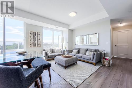 703 - 3121 Sheppard Avenue E, Toronto, ON - Indoor Photo Showing Living Room