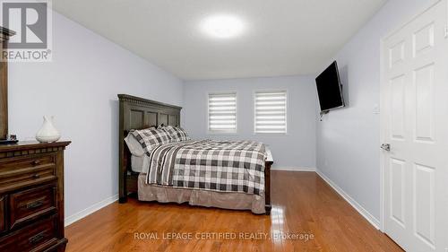 35 Turtlecreek Boulevard, Brampton, ON - Indoor Photo Showing Bedroom