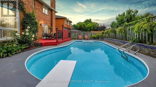 35 Turtlecreek Boulevard, Brampton, ON - Outdoor With In Ground Pool