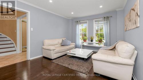 35 Turtlecreek Boulevard, Brampton, ON - Indoor Photo Showing Living Room