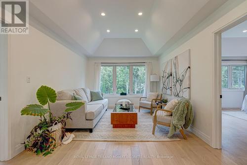 119 Duke Street, Middlesex Centre (Komoka), ON - Indoor Photo Showing Living Room