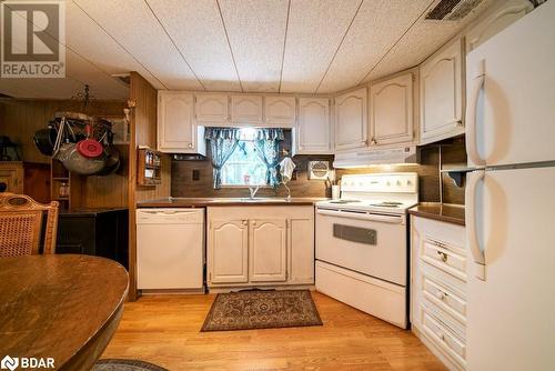 1117 A Twin Pine Lane, Cloyne, ON - Indoor Photo Showing Kitchen