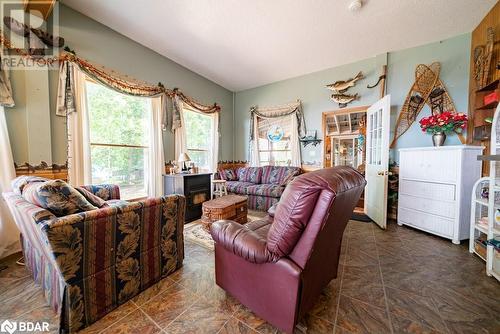 1117 A Twin Pine Lane, Cloyne, ON - Indoor Photo Showing Living Room