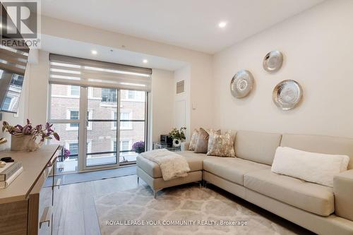 310 - 50 Ann Street, Caledon (Bolton West), ON - Indoor Photo Showing Living Room