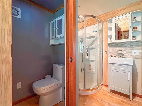 1 Sand Lake Road, Ditch Lake, MB - Indoor Photo Showing Bathroom