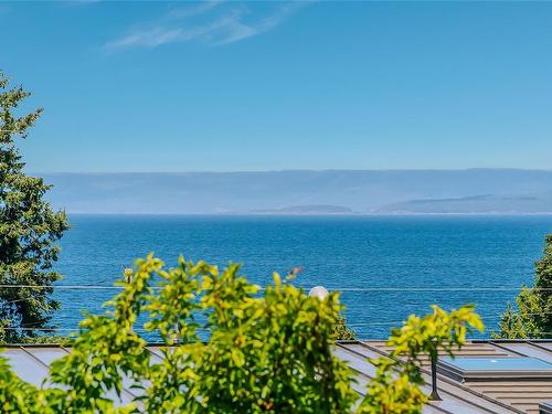 285 Hoylake Rd West, Qualicum Beach, BC 