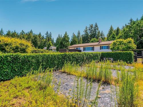 285 Hoylake Rd West, Qualicum Beach, BC 