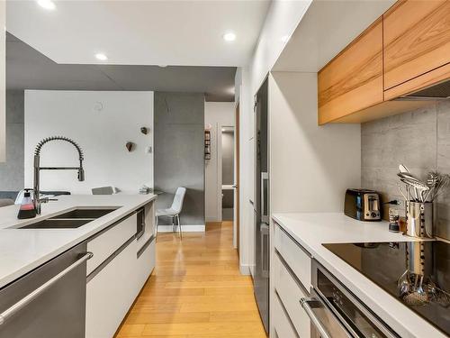 217-989 Johnson St, Victoria, BC - Indoor Photo Showing Kitchen With Double Sink With Upgraded Kitchen