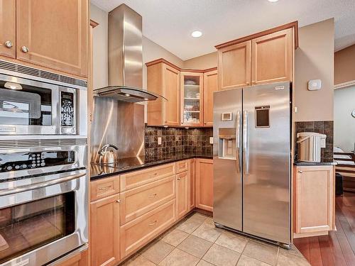 422 Azure Place, Kamloops, BC - Indoor Photo Showing Kitchen