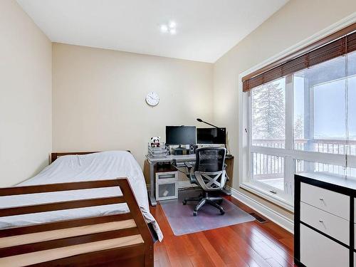 422 Azure Place, Kamloops, BC - Indoor Photo Showing Bedroom