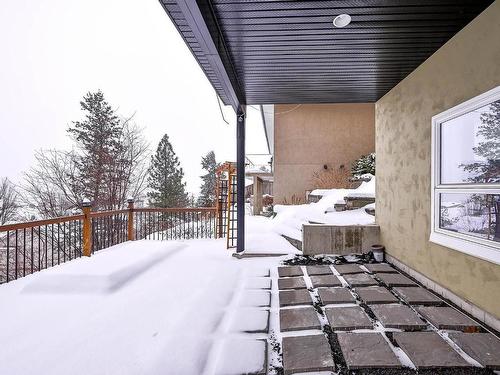 422 Azure Place, Kamloops, BC - Outdoor With Exterior