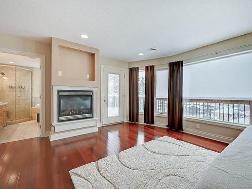 422 Azure Place, Kamloops, BC - Indoor Photo Showing Living Room With Fireplace