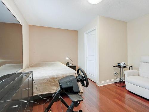 422 Azure Place, Kamloops, BC - Indoor Photo Showing Bedroom