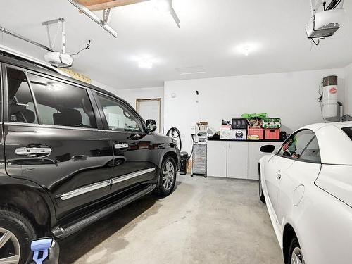 422 Azure Place, Kamloops, BC - Indoor Photo Showing Garage