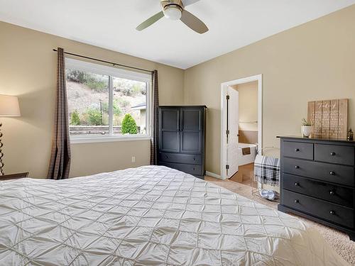 2027 Saddleback Drive, Kamloops, BC - Indoor Photo Showing Bedroom