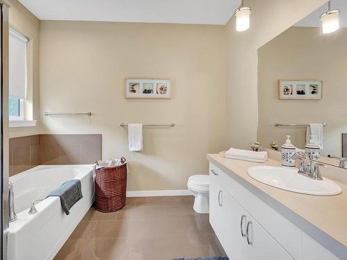 2027 Saddleback Drive, Kamloops, BC - Indoor Photo Showing Bathroom