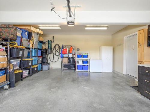 2027 Saddleback Drive, Kamloops, BC - Indoor Photo Showing Garage