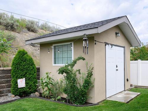 2027 Saddleback Drive, Kamloops, BC - Outdoor