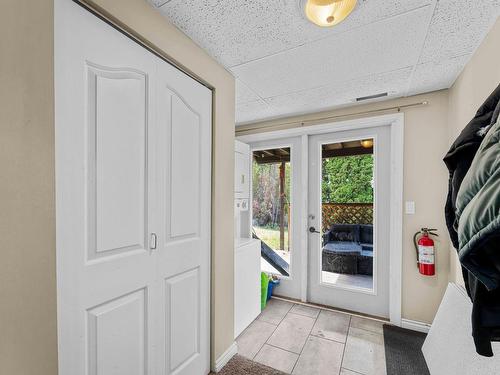 2263 Qu'Appelle Blvd, Kamloops, BC - Indoor Photo Showing Other Room