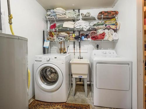 2184 Sifton Ave, Kamloops, BC - Indoor Photo Showing Laundry Room
