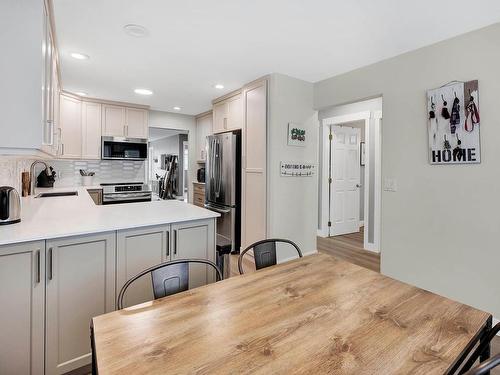 782 Morven Drive, Kamloops, BC - Indoor Photo Showing Kitchen