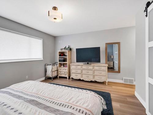 782 Morven Drive, Kamloops, BC - Indoor Photo Showing Bedroom