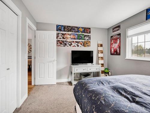 782 Morven Drive, Kamloops, BC - Indoor Photo Showing Bedroom