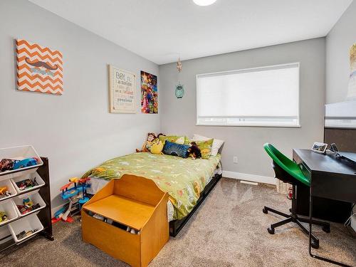 782 Morven Drive, Kamloops, BC - Indoor Photo Showing Bedroom