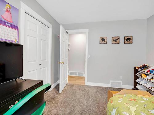 782 Morven Drive, Kamloops, BC - Indoor Photo Showing Bedroom