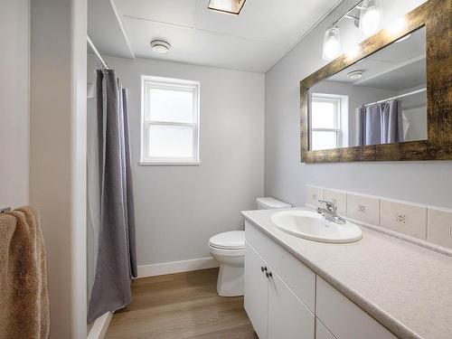 782 Morven Drive, Kamloops, BC - Indoor Photo Showing Bathroom