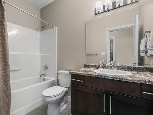 25-950 Ida Lane, Kamloops, BC - Indoor Photo Showing Bathroom