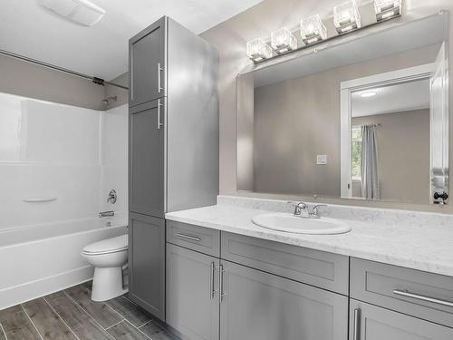 25-950 Ida Lane, Kamloops, BC - Indoor Photo Showing Bathroom