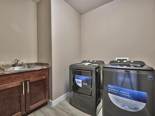 25-950 Ida Lane, Kamloops, BC - Indoor Photo Showing Laundry Room