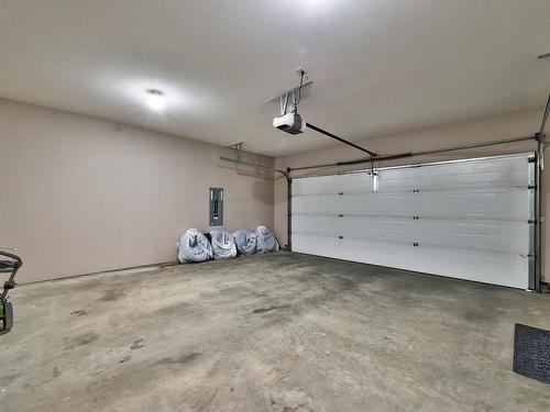 25-950 Ida Lane, Kamloops, BC - Indoor Photo Showing Garage