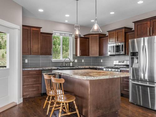 25-950 Ida Lane, Kamloops, BC - Indoor Photo Showing Kitchen With Upgraded Kitchen