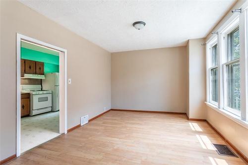 51 Cedar Avenue, Hamilton, ON - Indoor Photo Showing Other Room