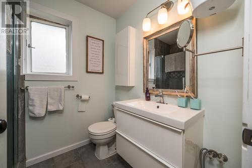 2260 Canan Way, Prince George, BC - Indoor Photo Showing Bathroom