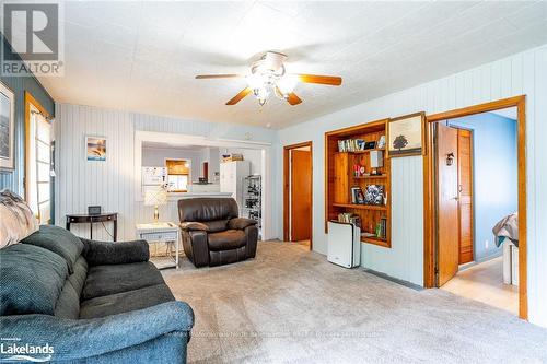 1021 Peppermint Road, Dysart Et Al, ON - Indoor Photo Showing Living Room