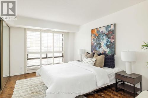 608 - 447 Walmer Road, Toronto C03, ON - Indoor Photo Showing Bedroom