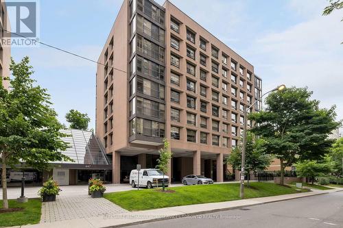 608 - 447 Walmer Road, Toronto C03, ON - Outdoor With Facade