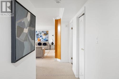 608 - 447 Walmer Road, Toronto, ON - Indoor Photo Showing Other Room
