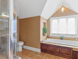 Ensuite bathroom - 