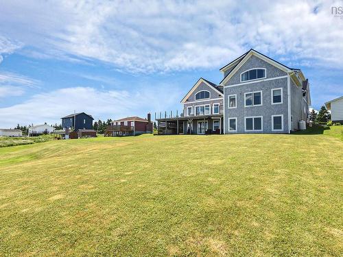 4 Lintaman Lane, Cow Bay, NS 