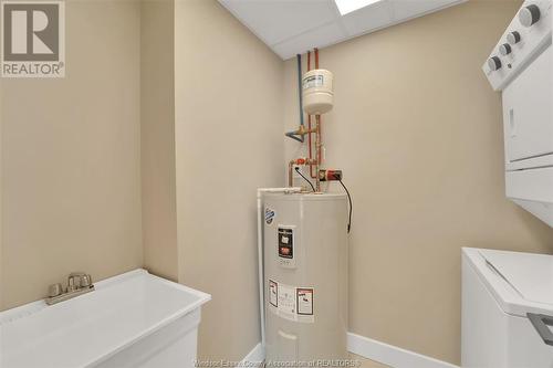 140 Main Street East Unit# 304, Kingsville, ON - Indoor Photo Showing Laundry Room