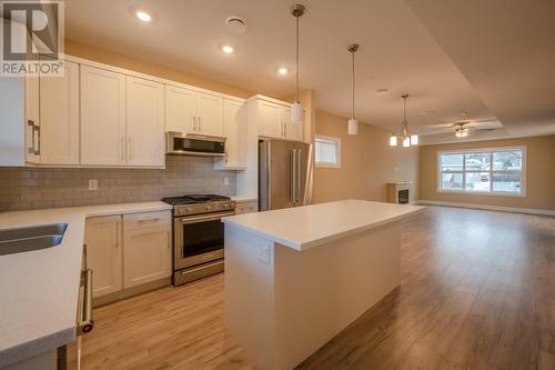 651 Braid Street Unit# 101, Penticton, BC - Indoor Photo Showing Kitchen With Double Sink With Upgraded Kitchen