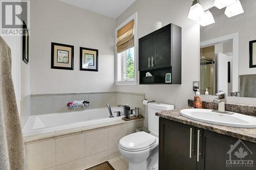 102 Charles Holden Avenue, Merrickville, ON - Indoor Photo Showing Bathroom