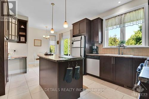 102 Charles Holden Avenue, Merrickville-Wolford, ON - Indoor Photo Showing Kitchen With Upgraded Kitchen