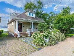 15 Fairbanks Street  Dartmouth, NS B3A 1B8